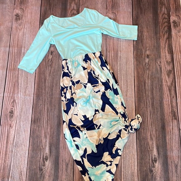 Light blue and Floral Maxi Dress - Picture 1 of 1